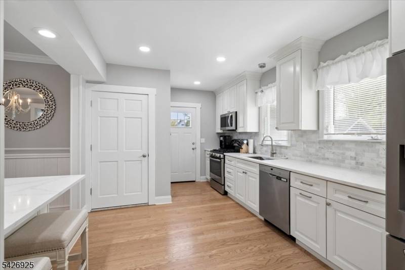 202 N Bridge St, Somerville Boro, NJ 08876