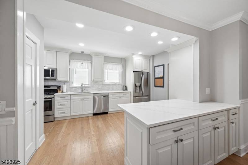 202 N Bridge St, Somerville Boro, NJ 08876