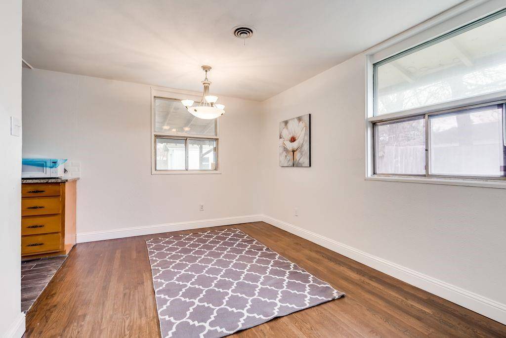 1815 Spring Avenue, Carrollton, TX 75006