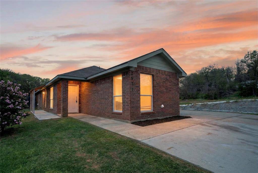 2971 Loving Avenue, Fort Worth, TX 76106