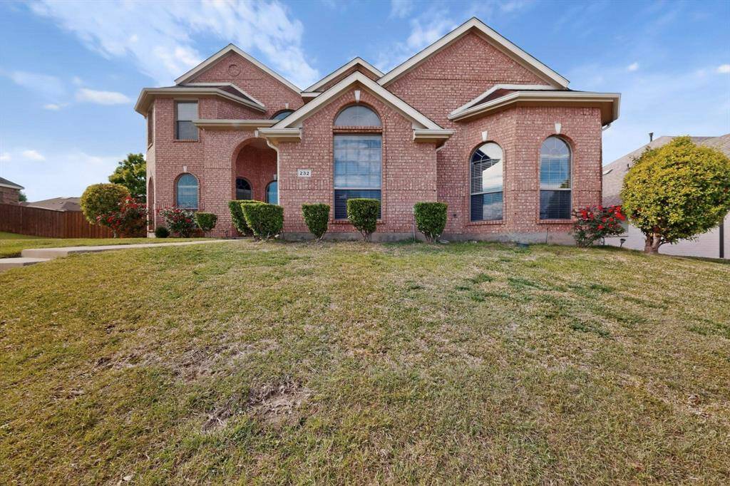 232 Wellington Drive, Desoto, TX 75115