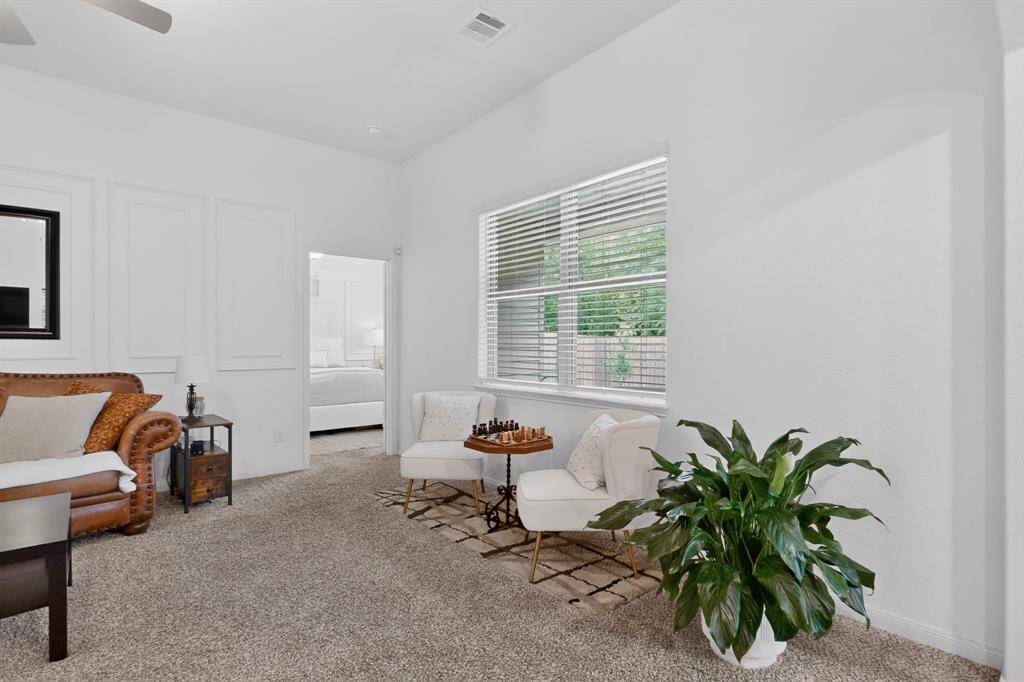 433 Cross Ridge Circle N, Fort Worth, TX 76120