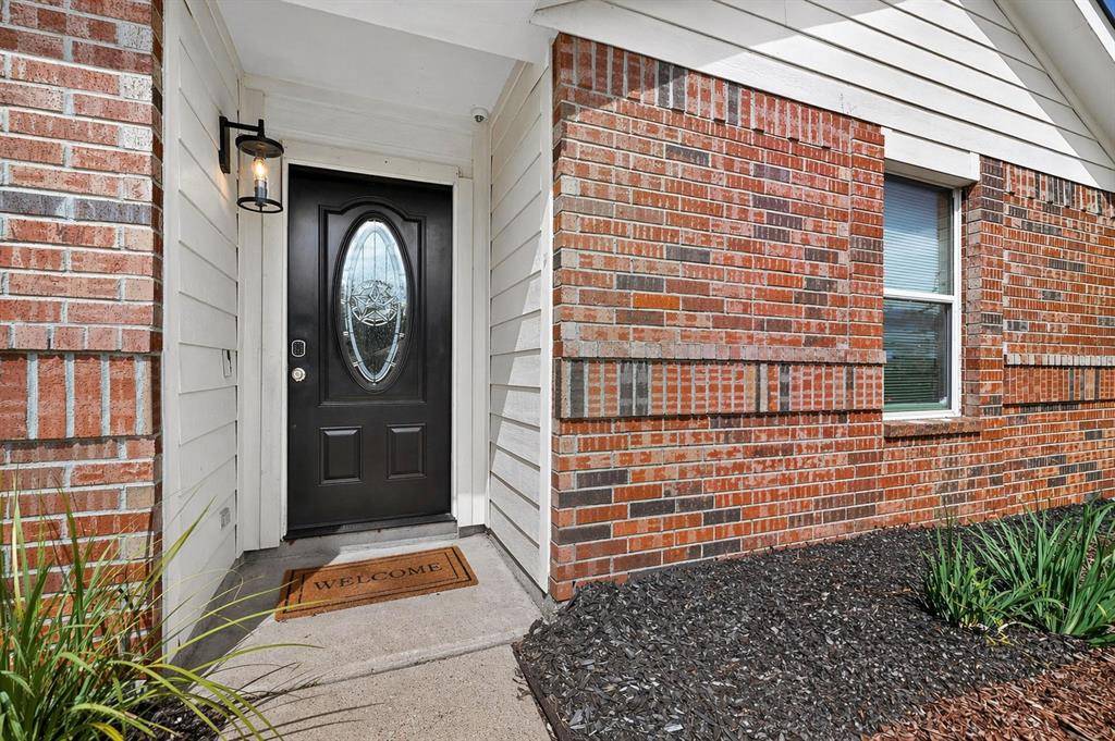 124 Sandlewood Drive, Terrell, TX 75160