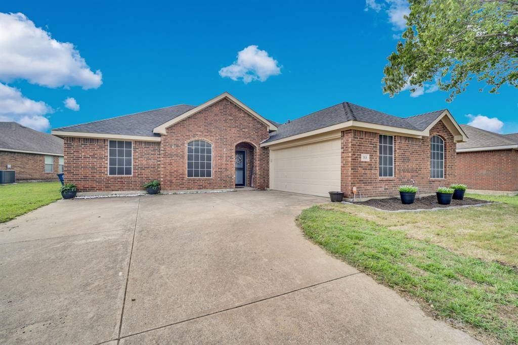 313 Shadow Bend Drive, Red Oak, TX 75154