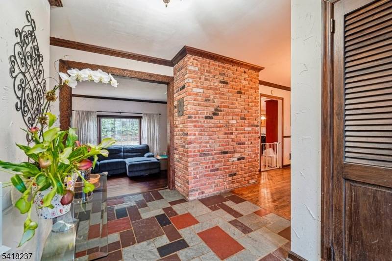 51 Catherine St, Bloomingdale Boro, NJ 07403