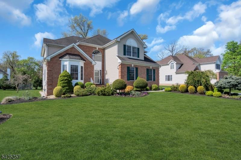 5 Emmons Ct, Bridgewater Twp., NJ 08807