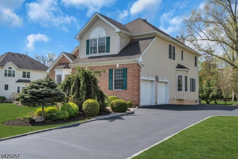 5 Emmons Ct, Bridgewater Twp., NJ 08807