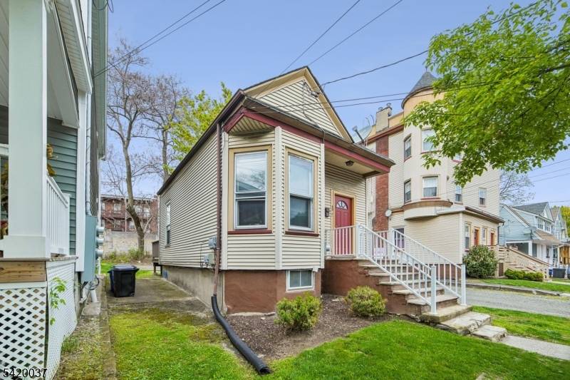 41-43 Mission St, Montclair Twp., NJ 07042