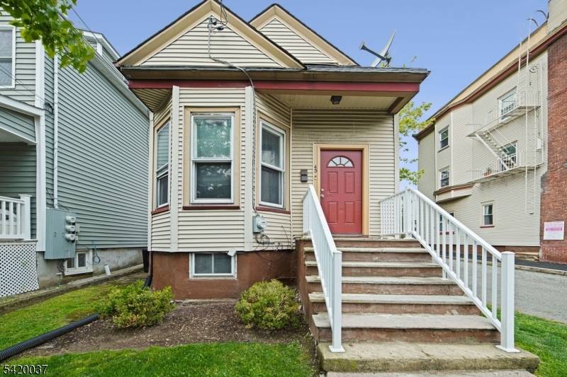 41-43 Mission St, Montclair Twp., NJ 07042