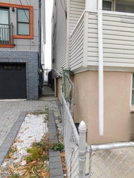 65 W 19Th St #1, Bayonne City, NJ 07002