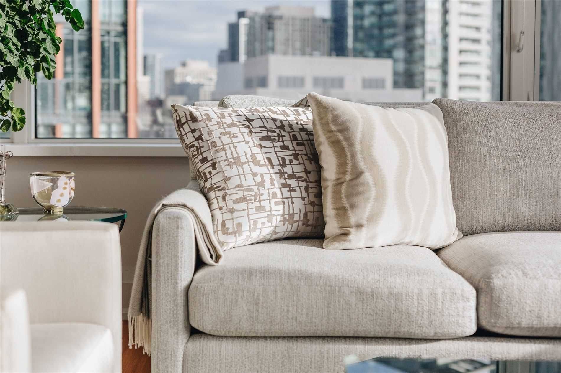 88 Davenport RD #1602, Toronto C02, ON M5R 0A5