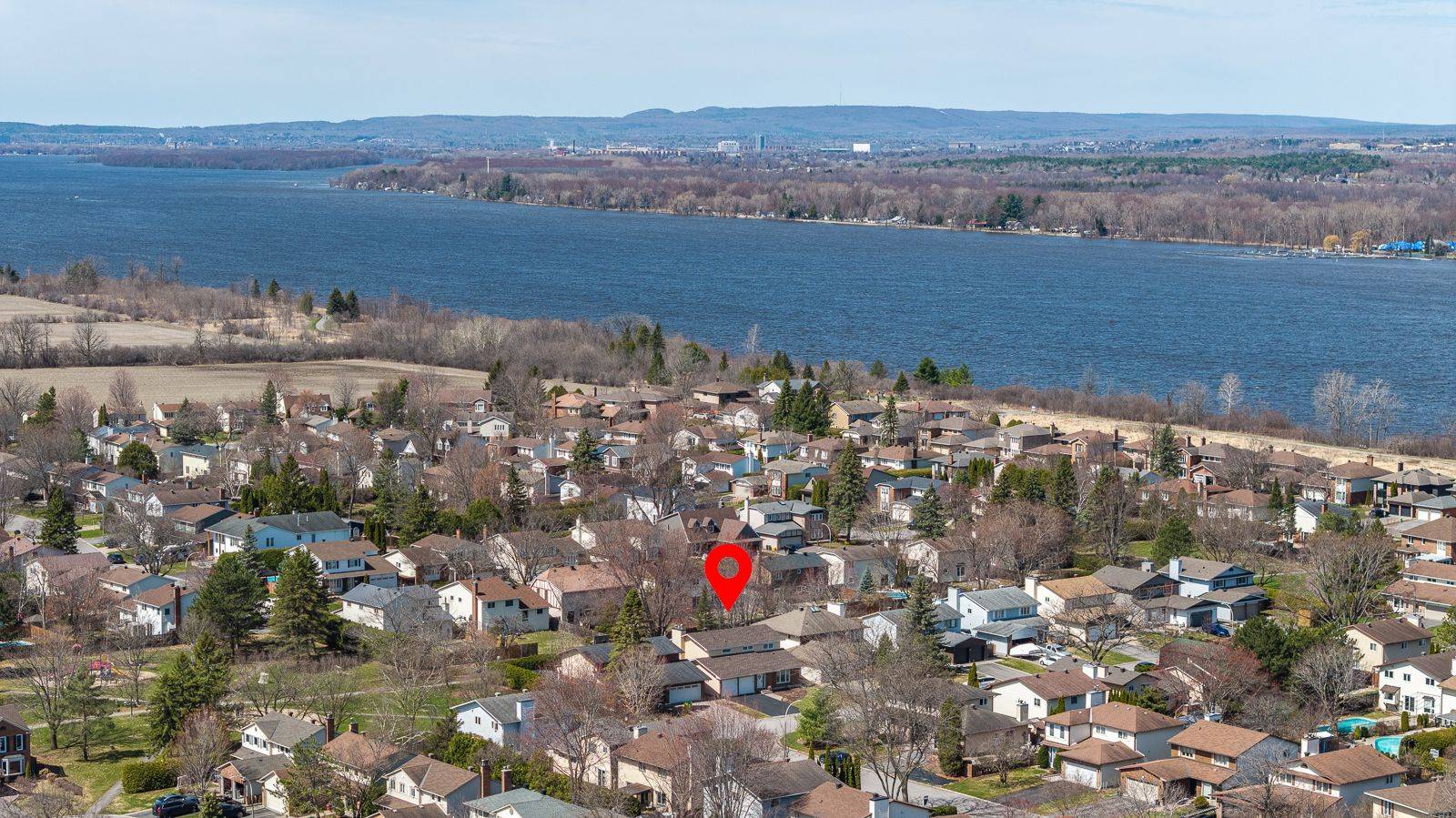 853 ACADIAN GDNS, Orleans - Convent Glen And Area, ON K1C 2V7