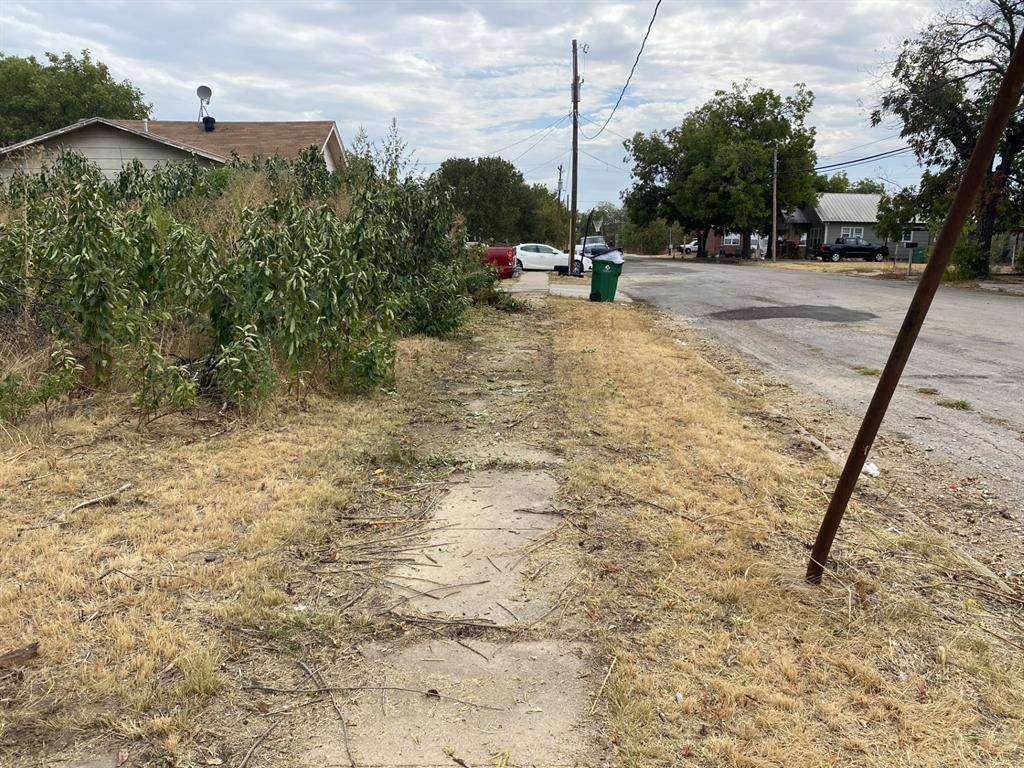 217 W 3rd Street, Coleman, TX 76834