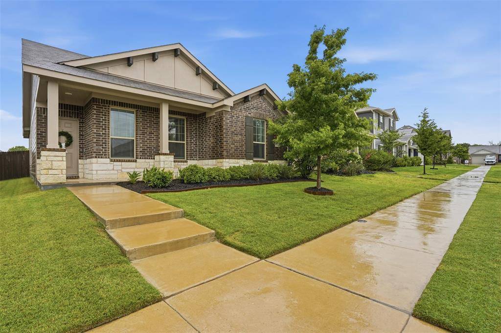 2820 Bursera Lane, Fort Worth, TX 76108