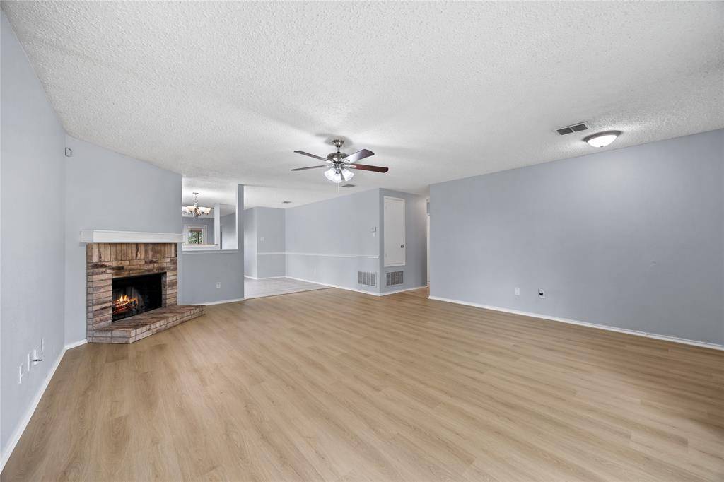 1133 Seneca Drive, Arlington, TX 76017