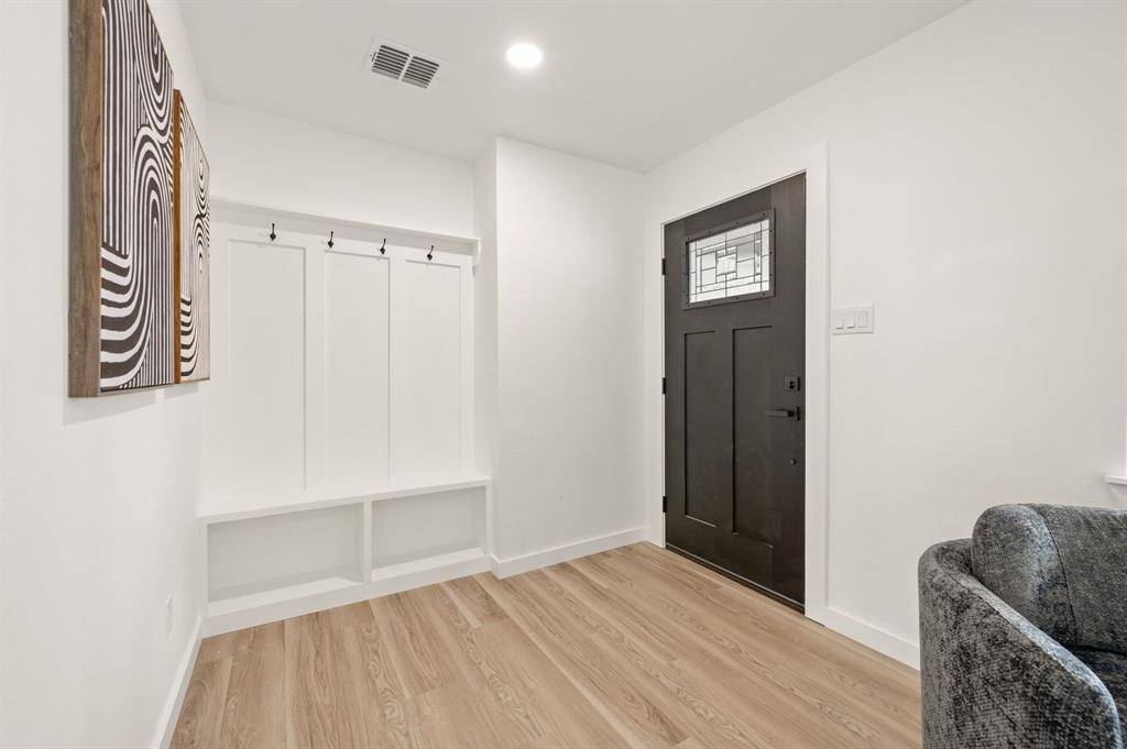 716 Norwood Drive, Hurst, TX 76053