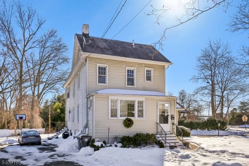 81 Summit Ave, Chatham Boro, NJ 07928