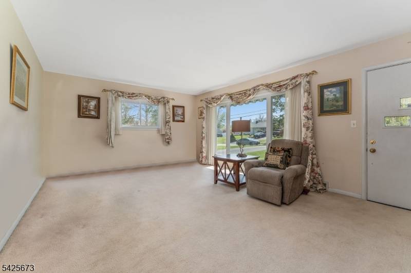 152 Park Ln, Milford Boro, NJ 08848