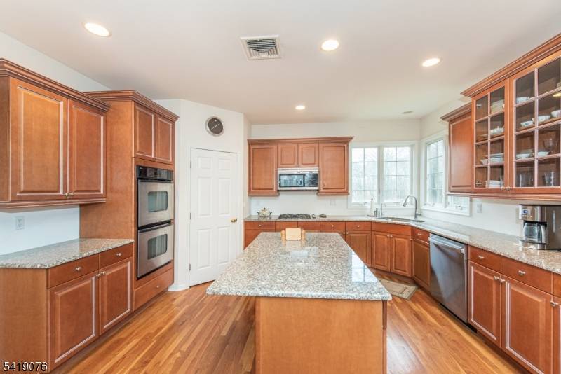 1240 S Beverwyck Rd, Parsippany-troy Hills Twp., NJ 07054