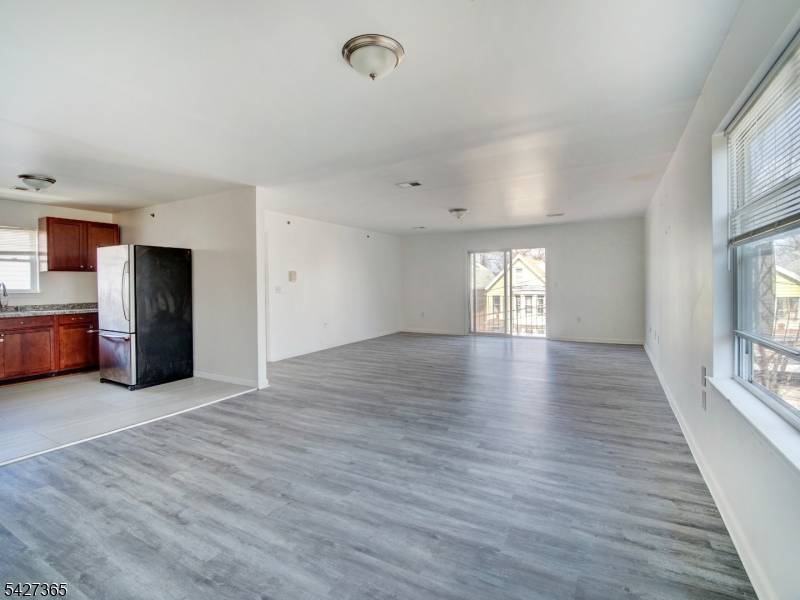 56-58 Kent St, Newark City, NJ 07108