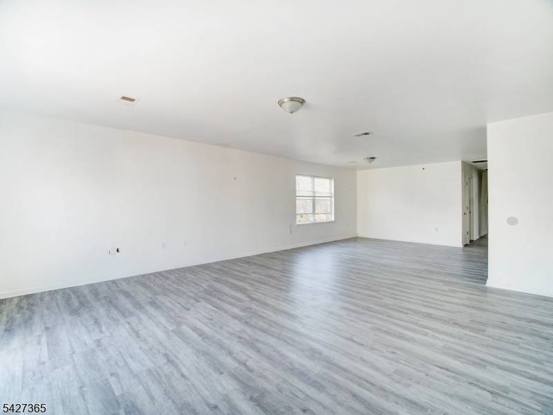 56-58 Kent St, Newark City, NJ 07108