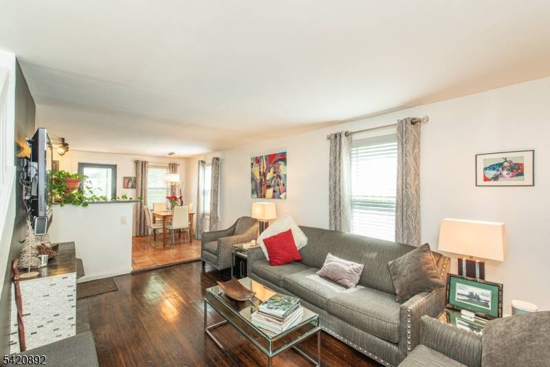 257 Mccosh Rd, Clifton City, NJ 07043