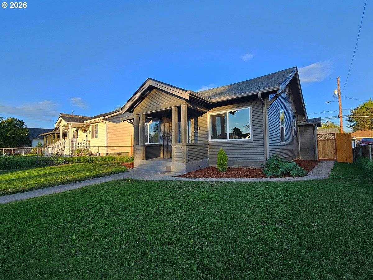 340 17TH AVE, Longview, WA 98632