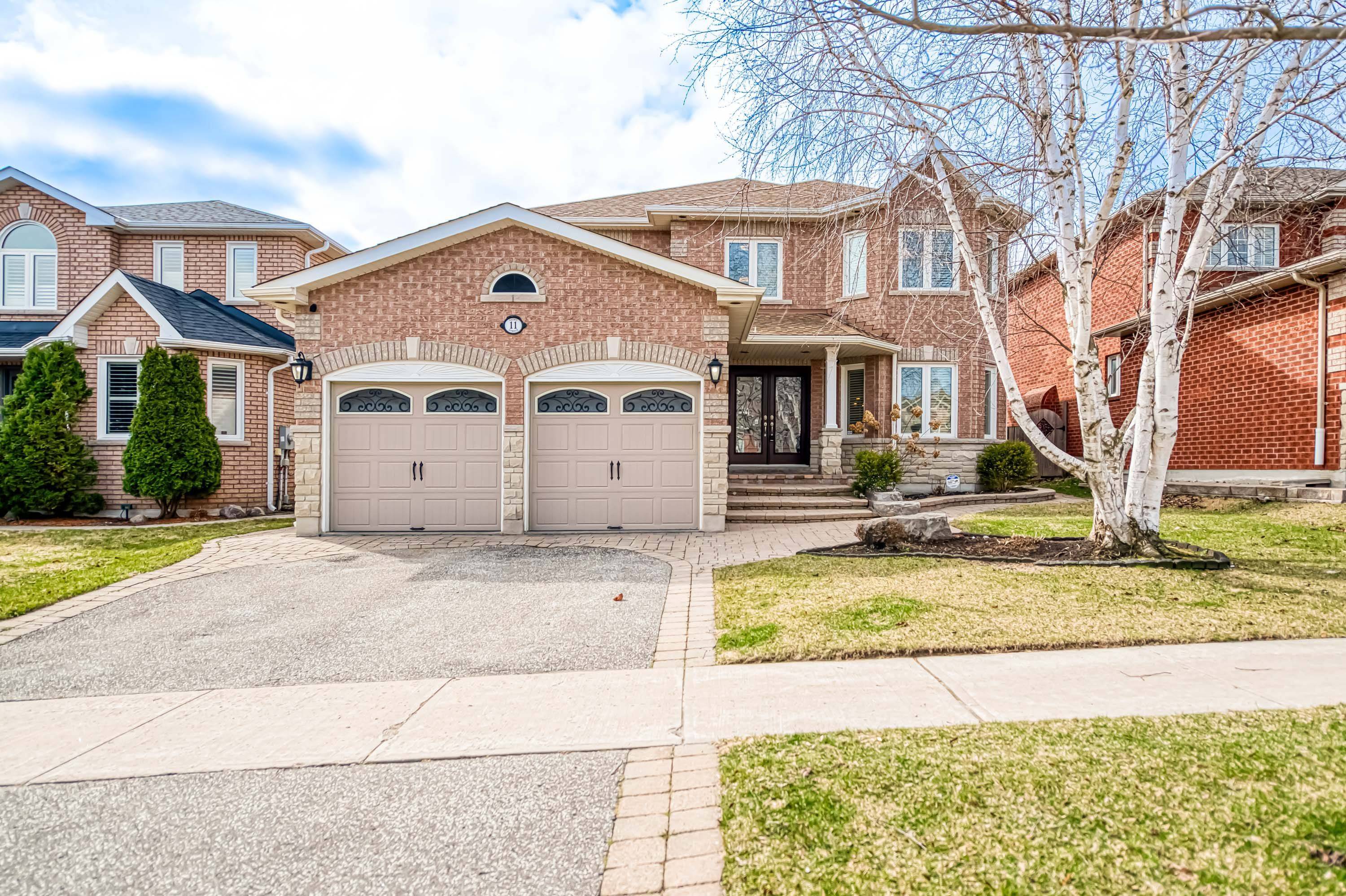 11 Saint AVE, Bradford West Gwillimbury, ON L3Z 3E6