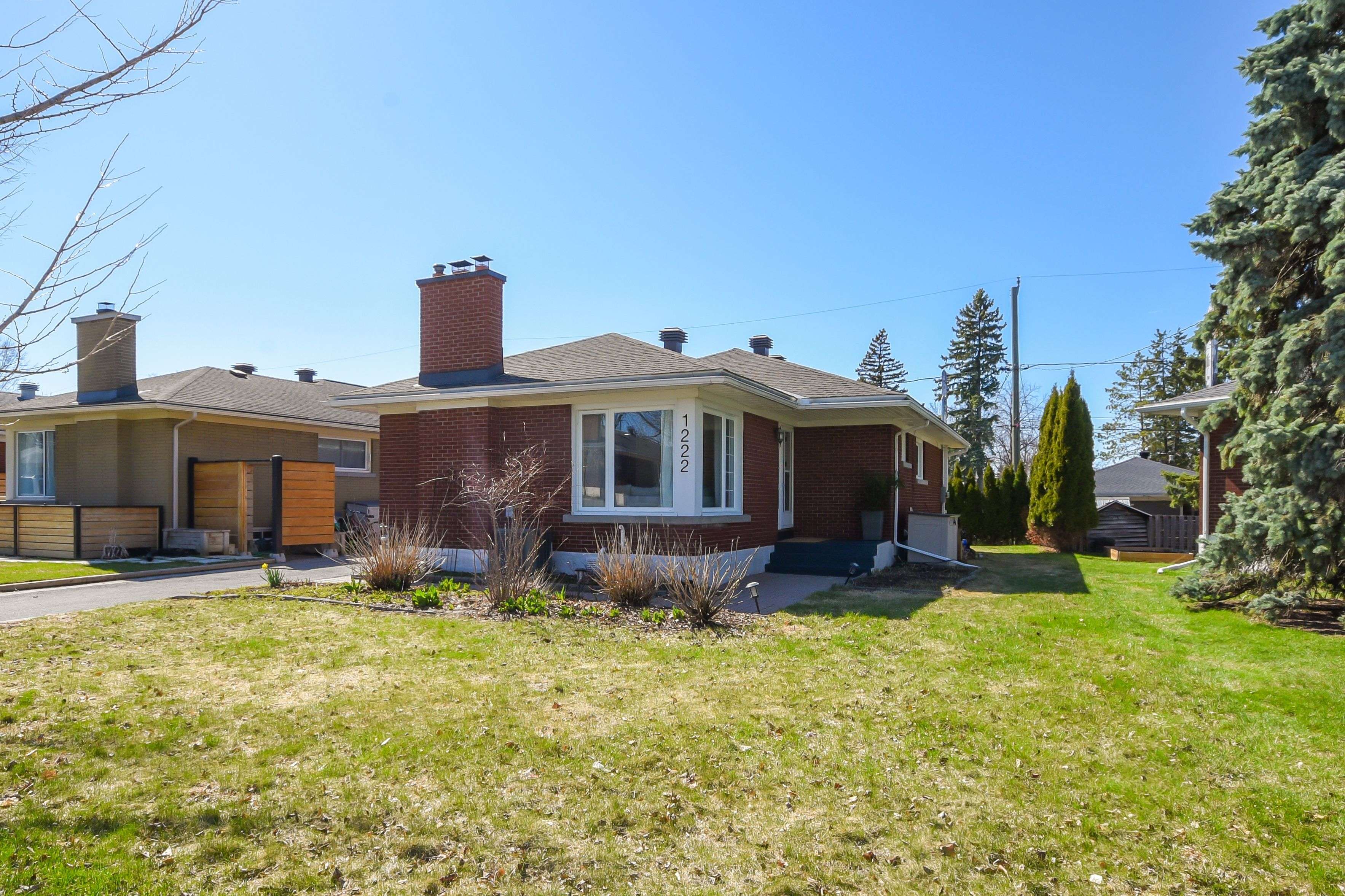1222 Field ST, Belair Park - Copeland Park And Area, ON K2C 2R2
