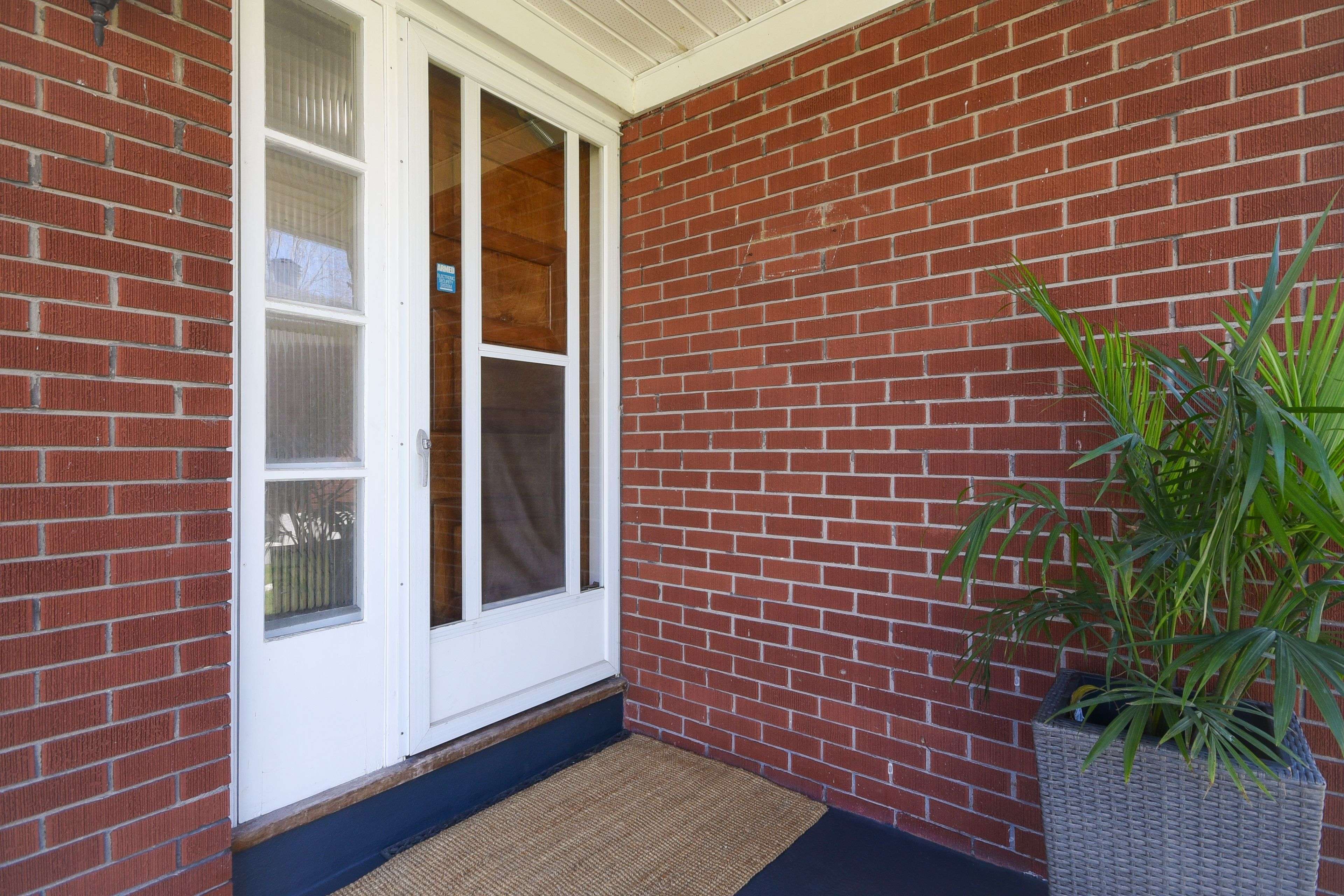 1222 Field ST, Belair Park - Copeland Park And Area, ON K2C 2R2