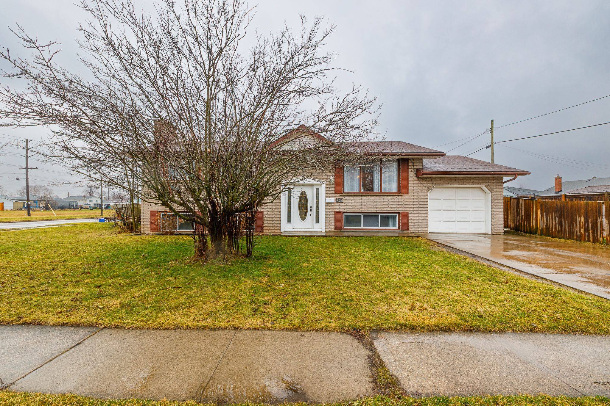 106 Lewis ST, Welland, ON L3B 4V7