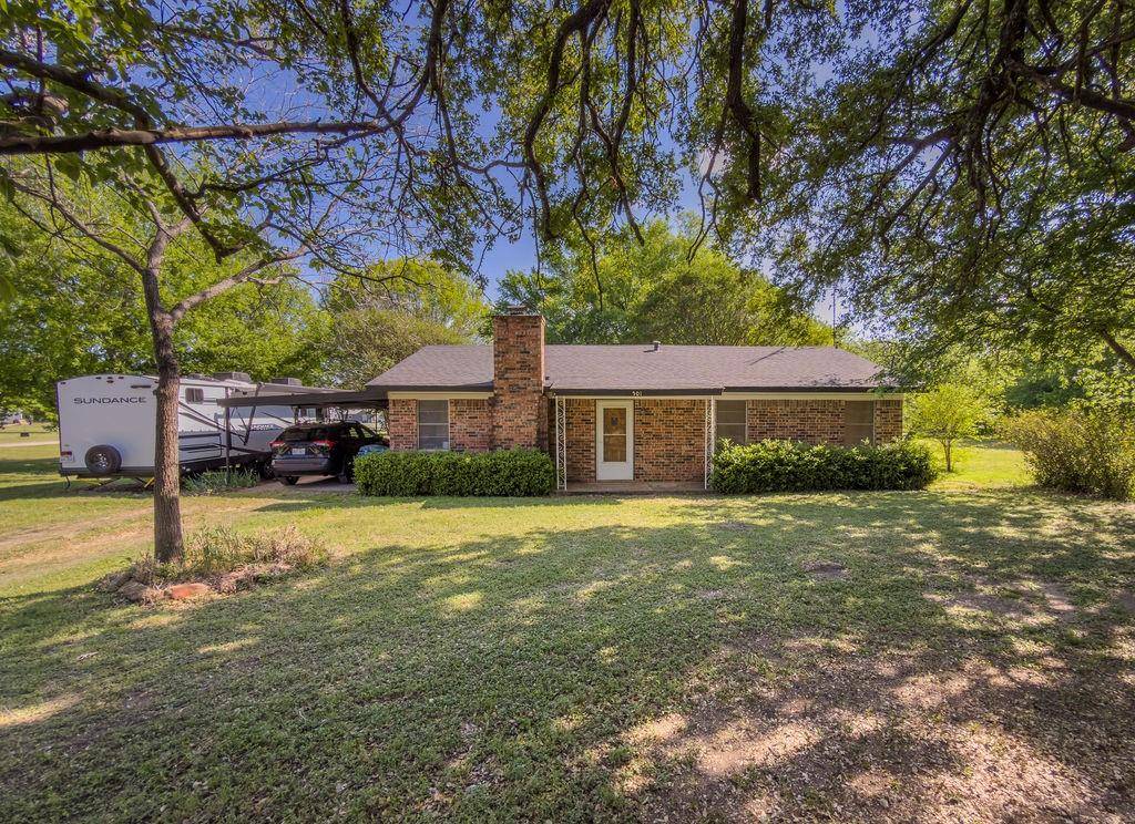501 W Washington Avenue, Whitney, TX 76692