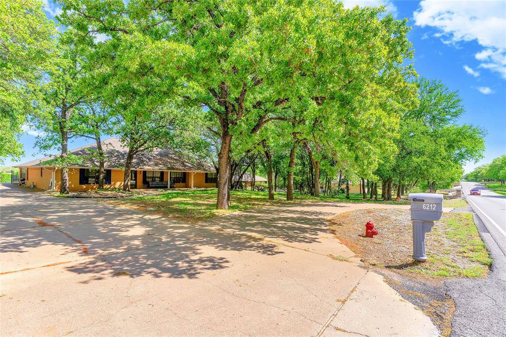 6212 Westover Drive, Granbury, TX 76049