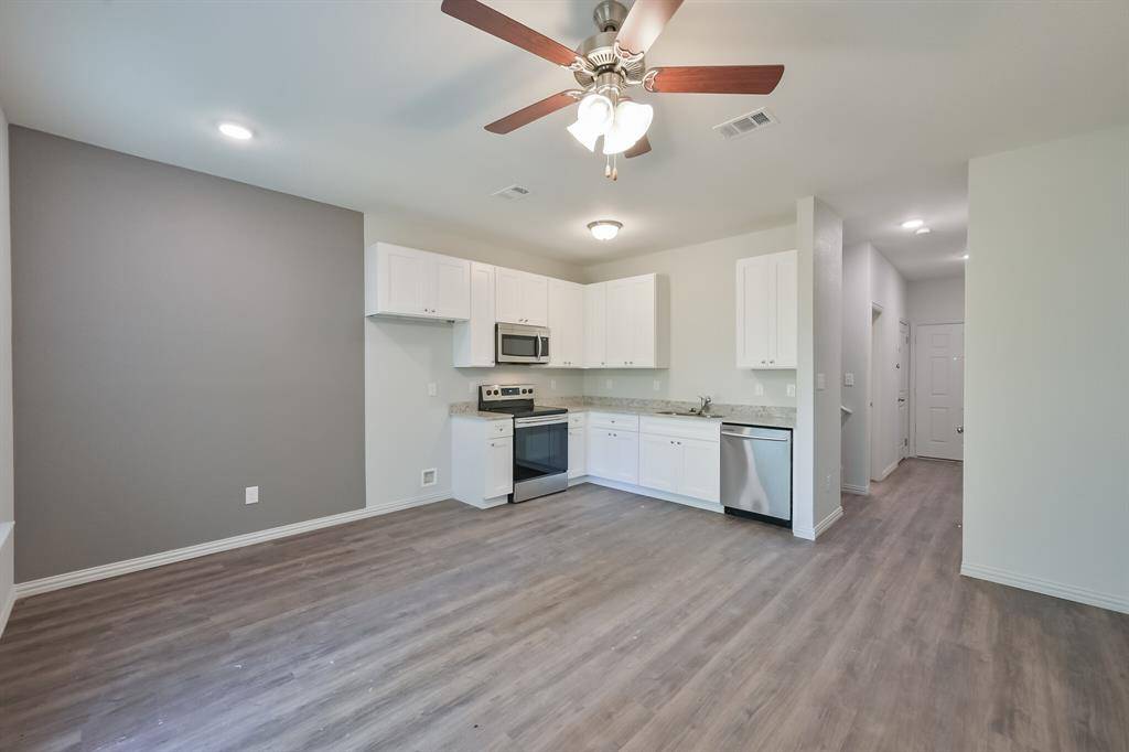 1728 E Powell Avenue, Fort Worth, TX 76104