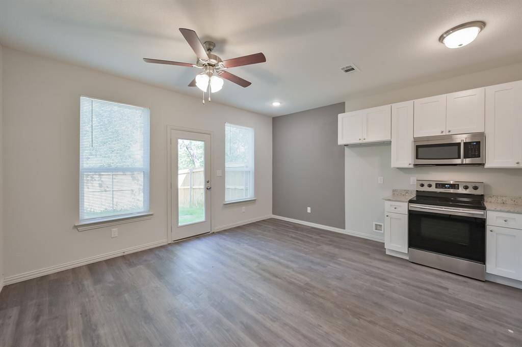 1728 E Powell Avenue, Fort Worth, TX 76104