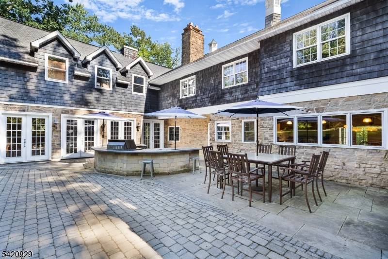 3 Laurel Ln, Chester Twp., NJ 07930