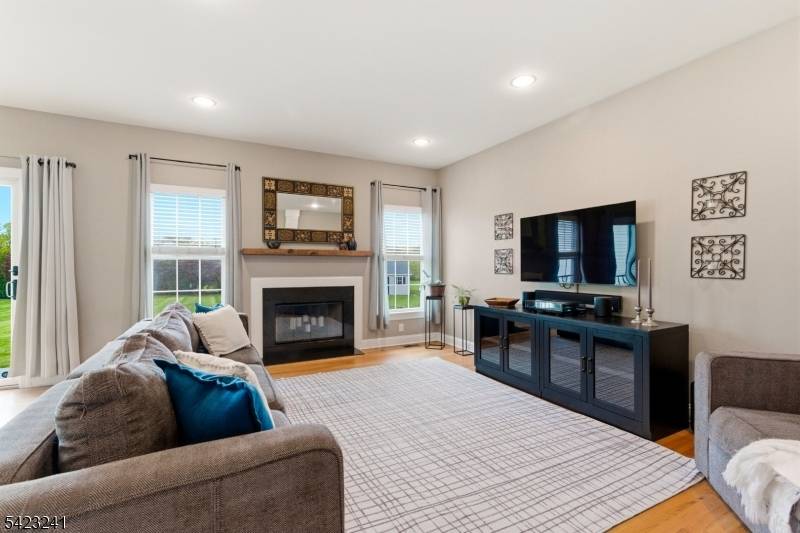 5 Jurgensen Rd, Delaware Twp., NJ 08559