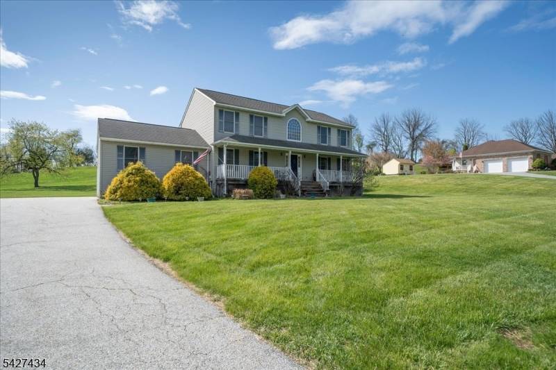 9 Carriage Ln, Hardyston Twp., NJ 07419