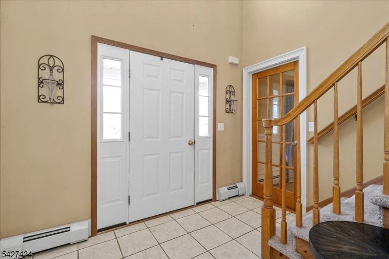 9 Carriage Ln, Hardyston Twp., NJ 07419