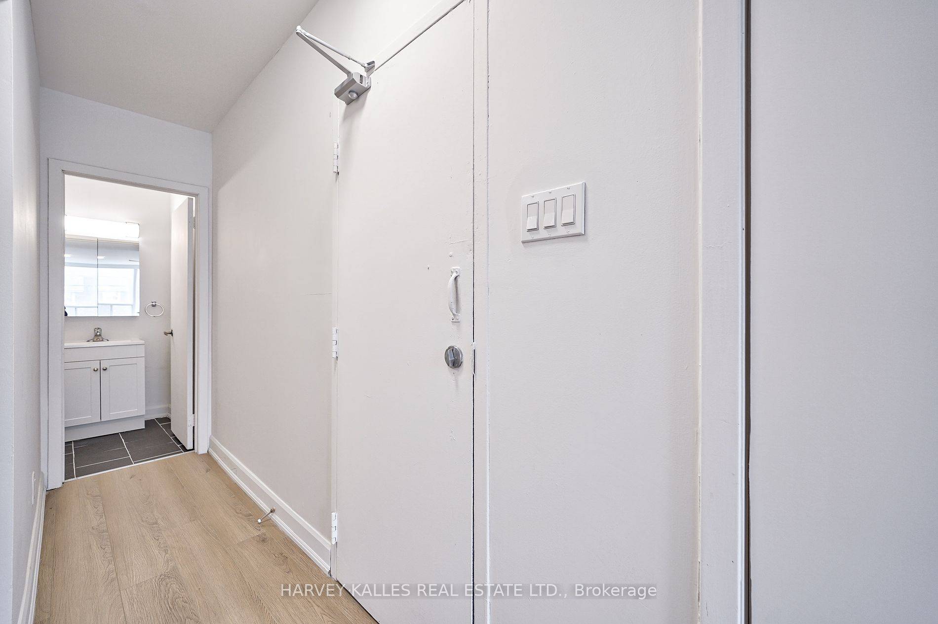 1046 Bathurst ST #Unit 1, Toronto C02, ON M5R 3G7