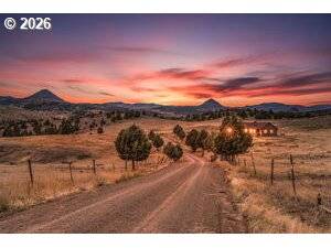 19369 E HIGHWAY 26, Mitchell, OR 97750