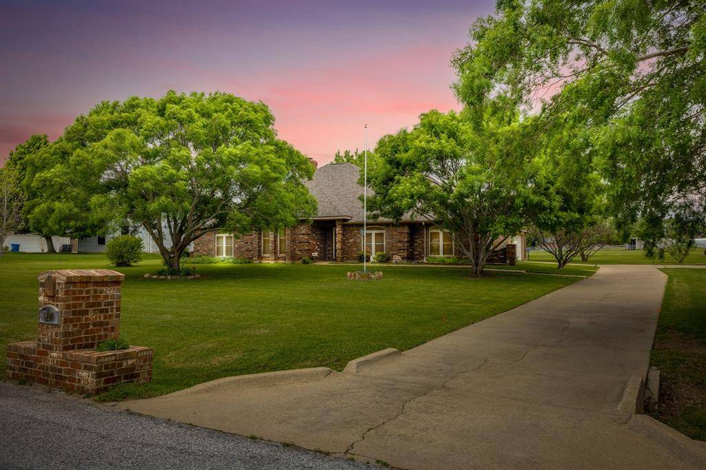 6100 Autumn Breeze Circle, Fort Worth, TX 76140