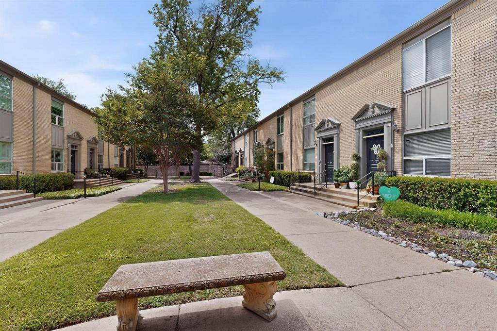 7506 W Northwest Highway #8, Dallas, TX 75225