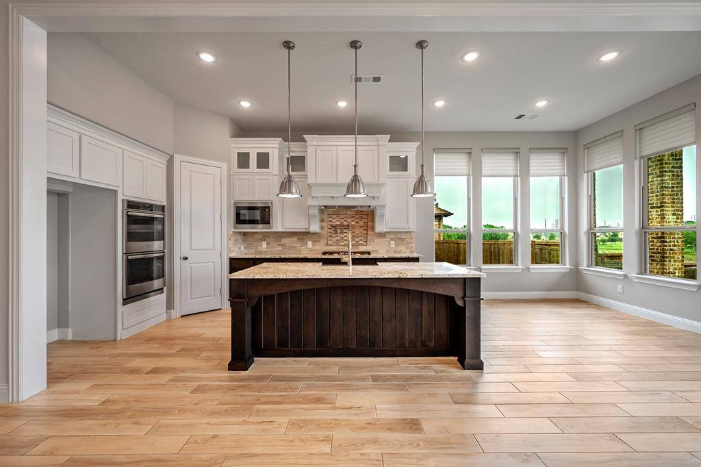 1116 Lake Hills Trail, Roanoke, TX 76262