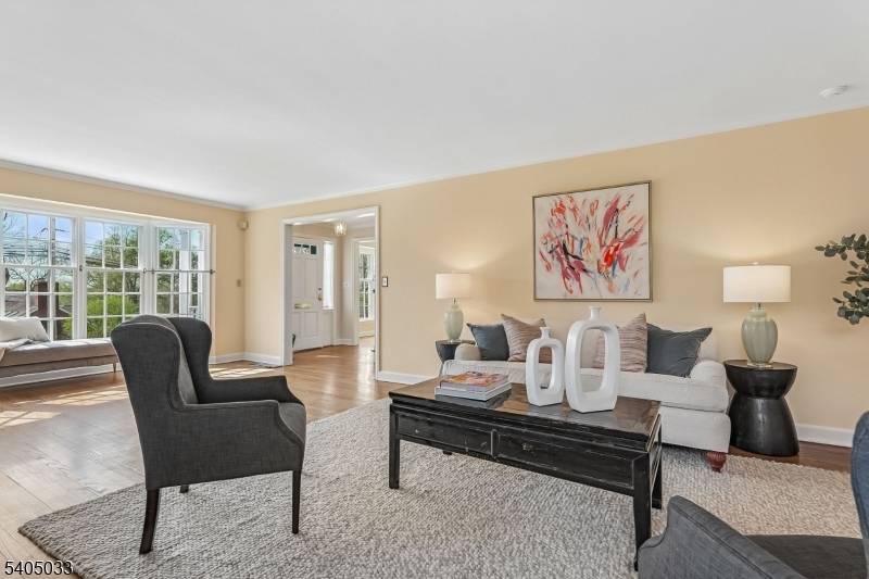 84 Pine Grove Ave, Summit City, NJ 07901