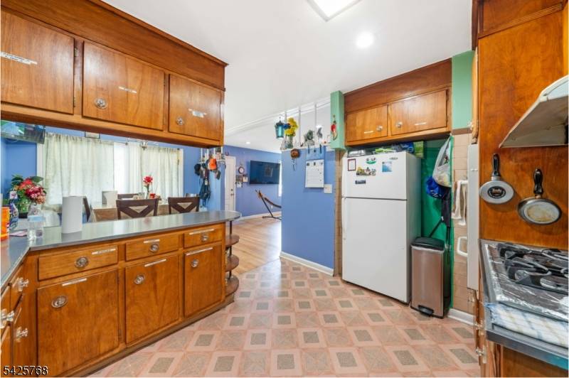 278-280 North Dr, North Plainfield Boro, NJ 07060