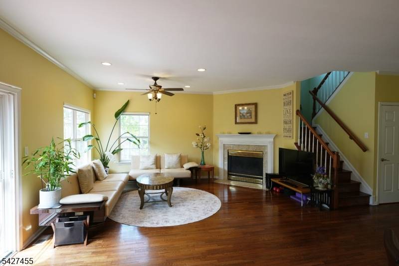 10 Queens Ln, Wayne Twp., NJ 07470