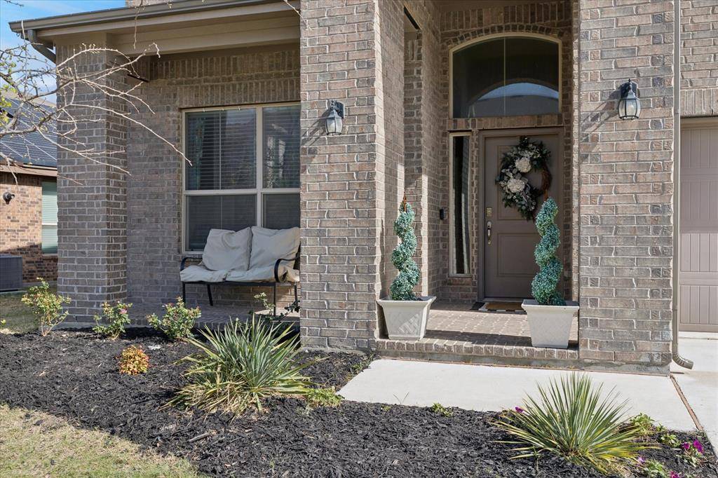 408 Frenchpark Drive, Fort Worth, TX 76052