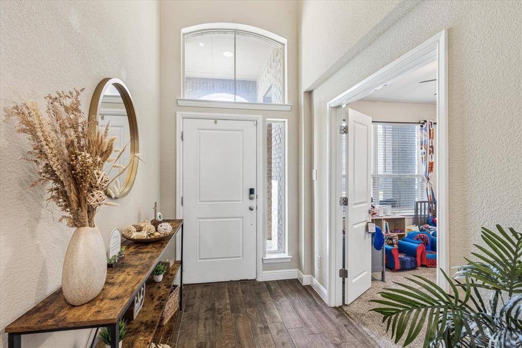 408 Frenchpark Drive, Fort Worth, TX 76052