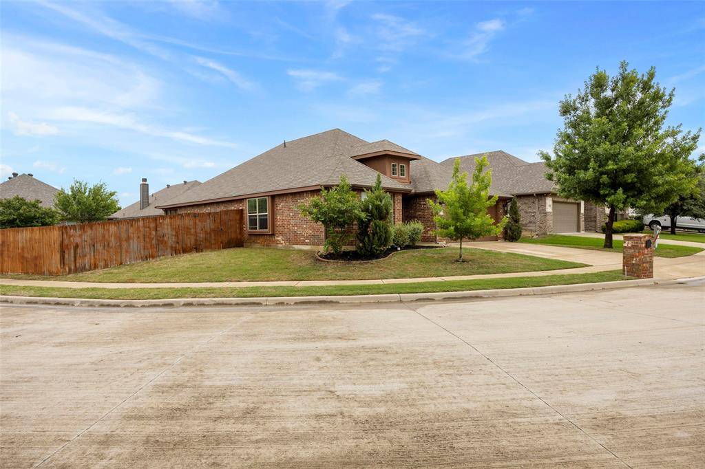 11801 Hassop Lane, Burleson, TX 76028